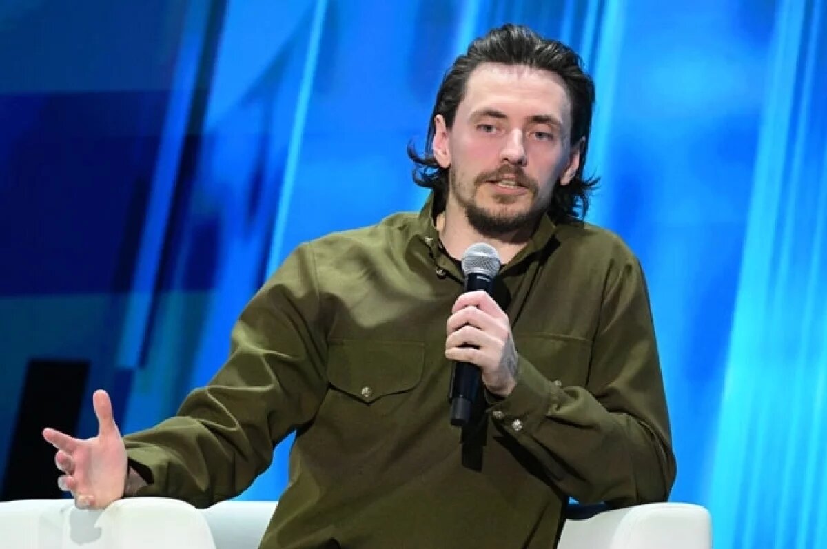    Танцовщик Полунин признался, что экономит на еде и памперсах для детей