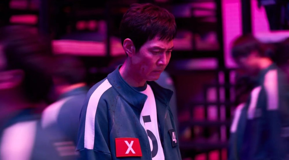     Кадр из 2 сезона сериала «Игра в кальмара» (2024)