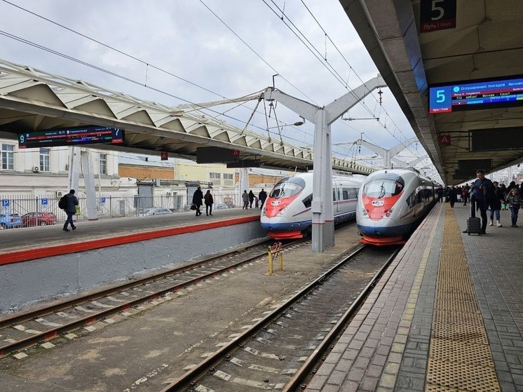     Самыми популярными направлениями оказались Санкт-Петербург и Москва. Фото: «МК в Великом Новгороде»