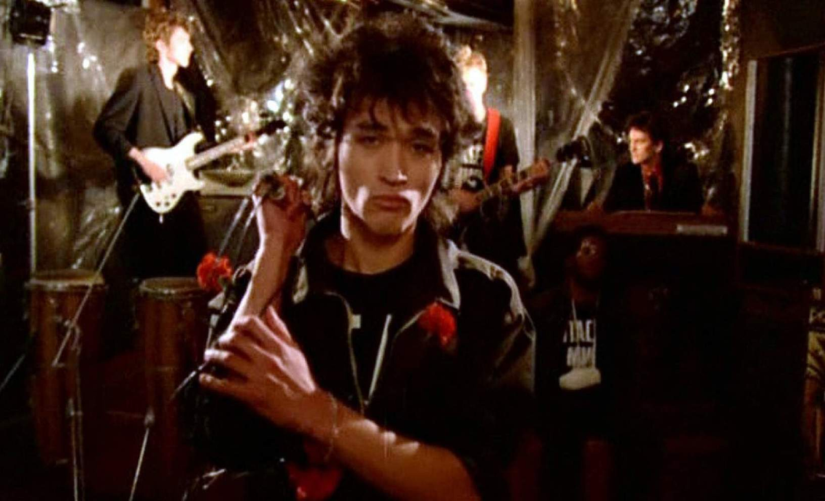 Виктор Цой. Кадр из фильма "Асса"