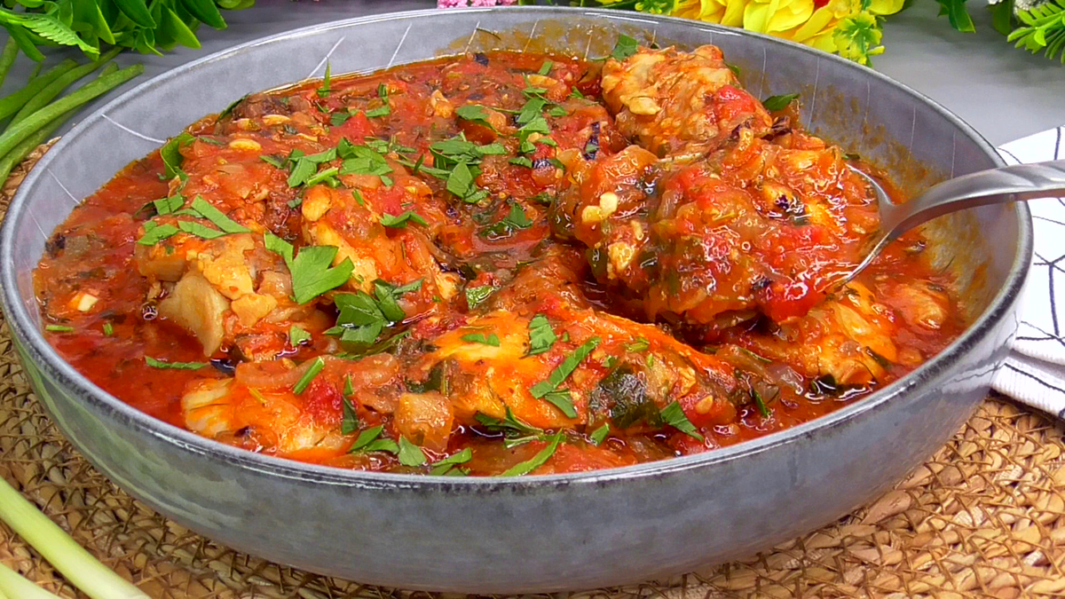 Сегодня чахохбили готовят не только из курицы, а также кролика и даже рыбы