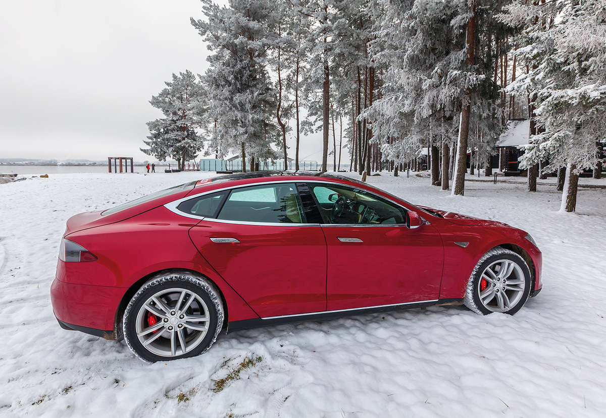 Tesla Model S. Фото: Shutterstock
