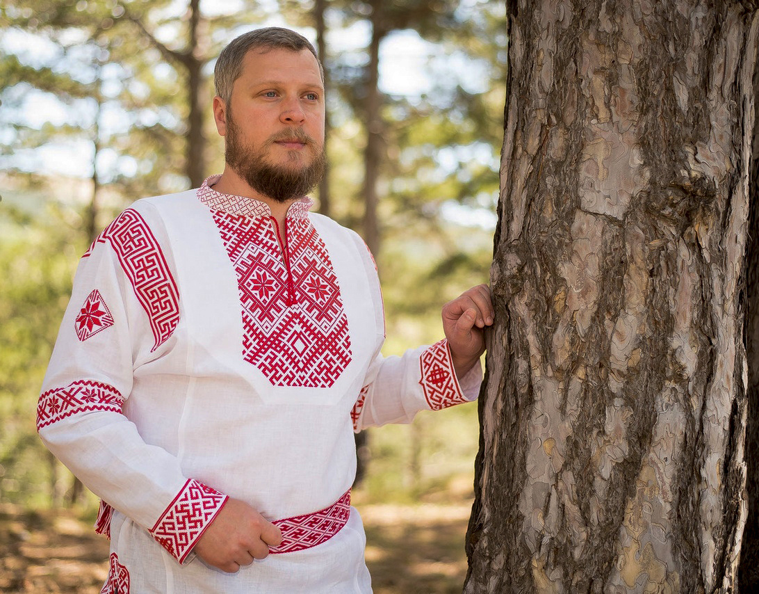 Борода и славянская рубаха. С просторов интернета. Цветокоррекция автора статьи.