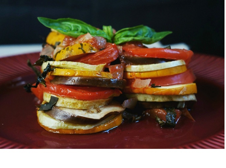 Рататуй - это не просто блюдо из овощей, но и маленькое вегетарианское чудо