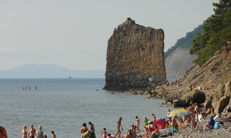  Чёрное море. Памятник природы Скала Парус как результат тектонической деятельности. Фото: REX
