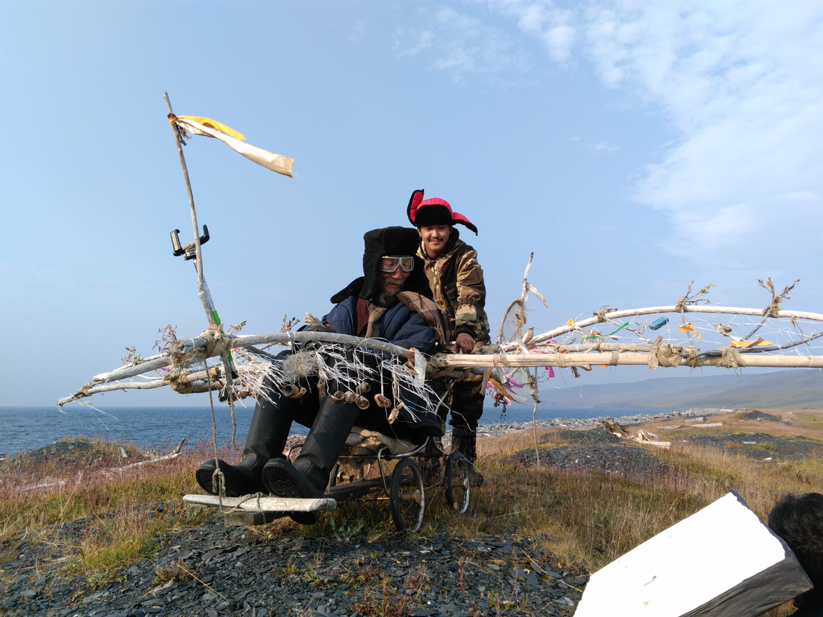 Кадр из фильма "Надо мною солнце не садится" (реж. Л. Борисова, 2019, Сахафильм). 