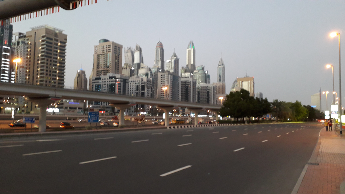 Дубай. Отсюда я пытался (безуспешно) попасть на берег Персидского залива. Январь 2022 г.