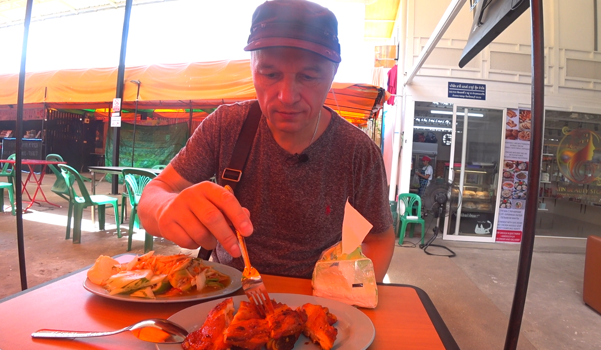 Обед в "тайском" кафе.