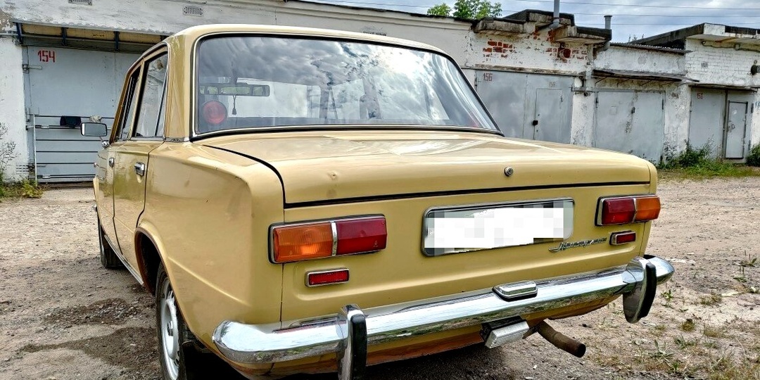 Зачем в СССР заливали тормозную жидкость в фары. И почему от этого отказались впоследствии