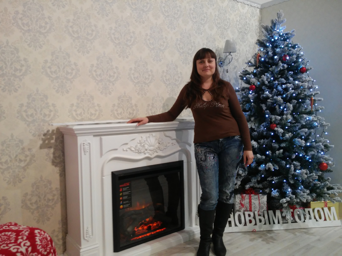 Фото автора. Друзья, ❤️ поздравляю Всех с наступающим Новым годом! Желаю процветания, развития в творчестве и реализации всего задуманного!) Успехом Вам !!)) Я верю в чудо и всегда его жду!)🎄🎅❄️❄️❄️❄️❄️❄️❄️❄️❄️