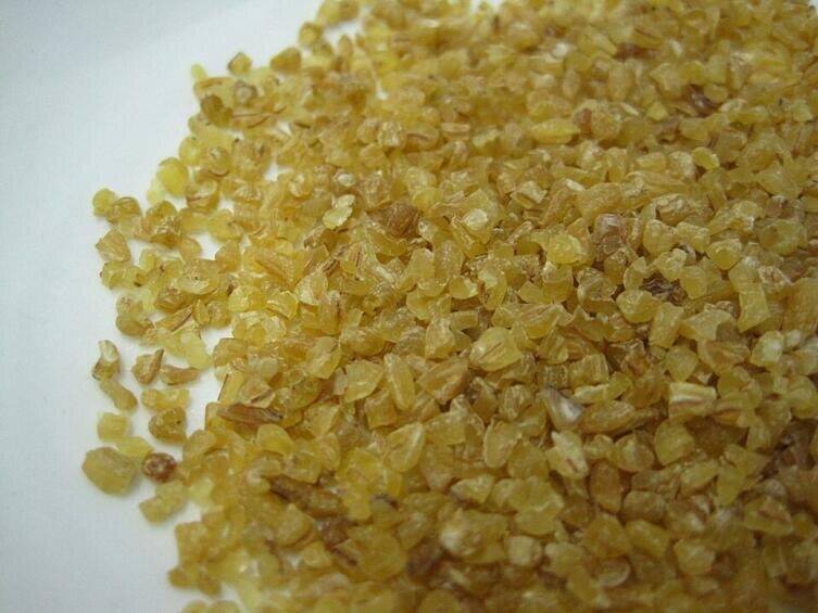    Сухой булгур имеет золотистый оттенок Фото: Maduixa, общественное достояние