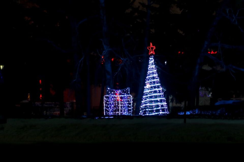 Размытый фон города. Огни ночного города гиф. Горячий город задыхается от любви к светофорам. Огни ночного города. Эстетика города ночью.