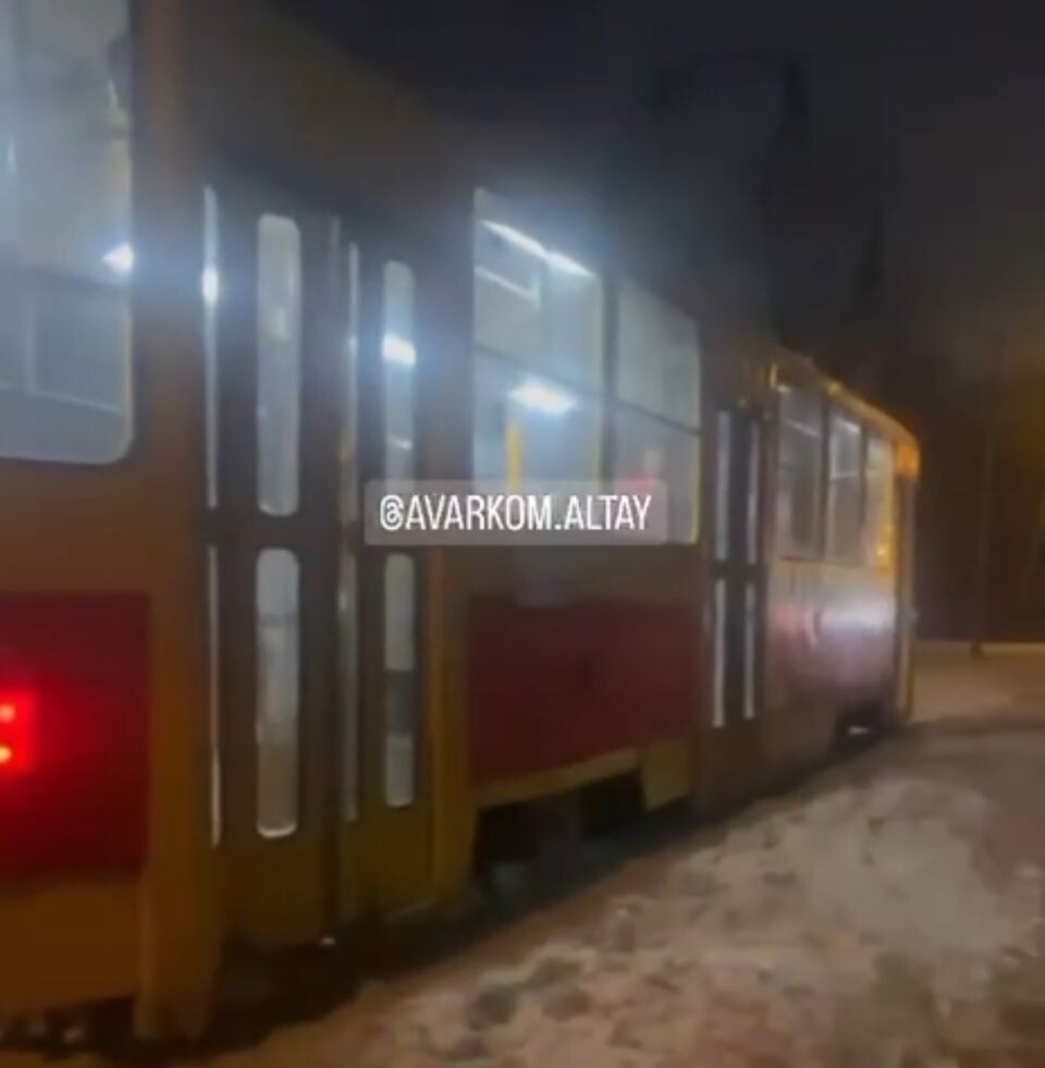    ДТП на Змеиногорском тракте. Источник: Go_Barnaul