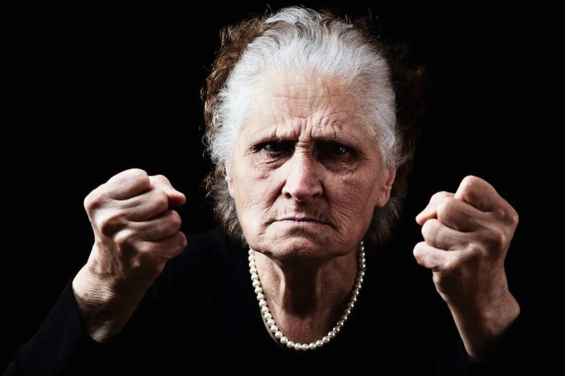 Изменение сайт картинки https://goo.su/HtlzA Старуха призрак