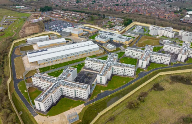    Тюремщицу сняли на видео во время секса с заключённым