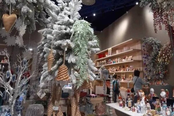 Новогодняя ярмарка в Универмаге «Россия». Telegram / Национальный центр «Россия»