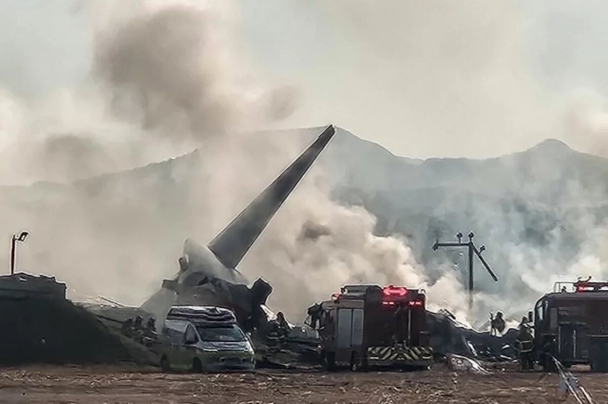    В Южной Корее очевидцы заметили горящий двигатель до крушения самолета