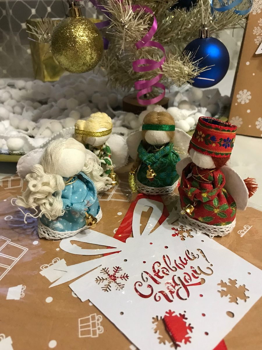 Автор Элина Васильева. Куколки- ангелы. 2025 год. 