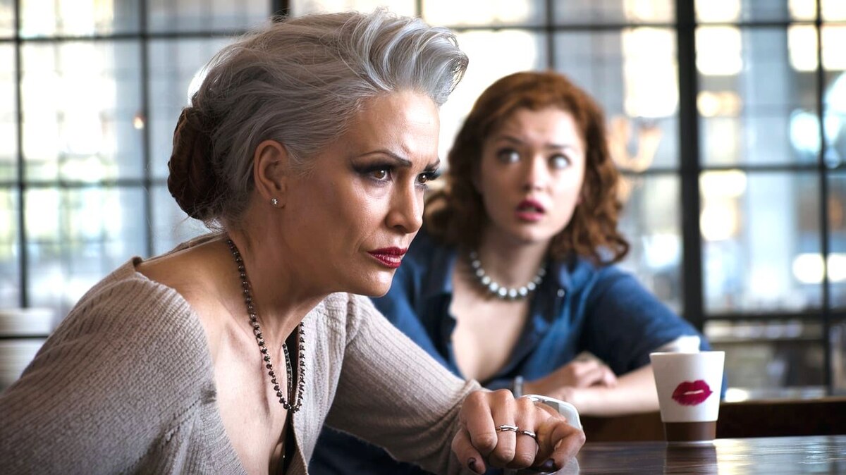 История преображения начинается с чашки кофе и красной помады