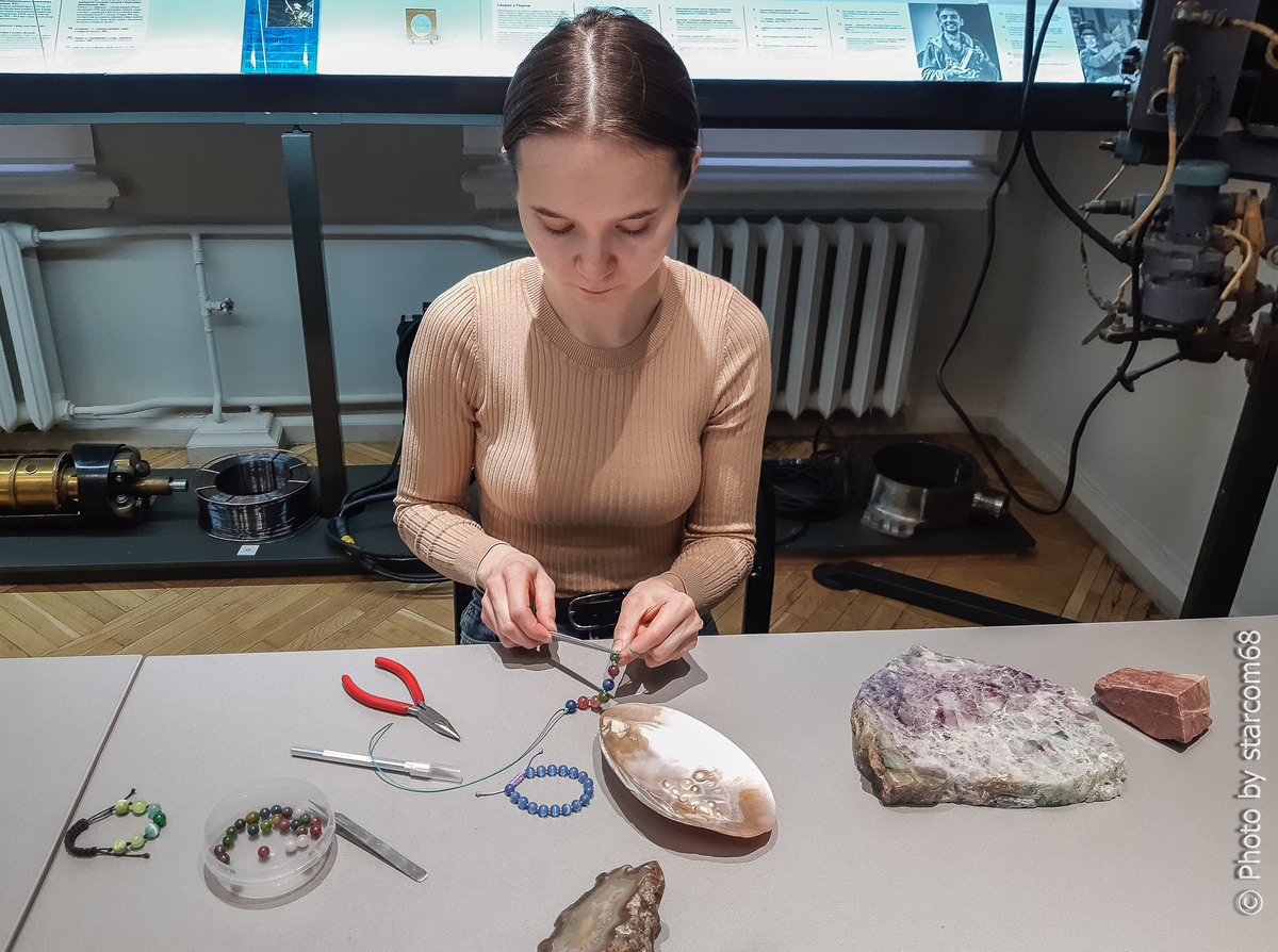 Регина Суфиева - руководитель мастер-класса в музее Н.Г.Славнова