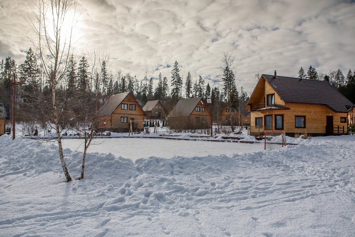 В спа-отеле «Тучково» зимой часто проводят разные фестивали, квесты, конкурсы, работает каток. Поэтому не скучно будет всей семье. Фото: «Тучково» / Яндекс Путешествия