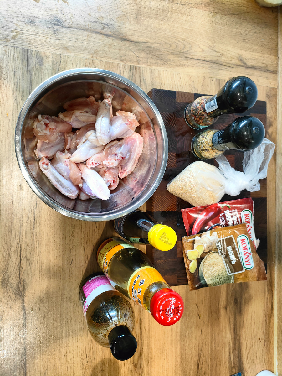 все соуса продаются в любом гипере, либо можно заказать с маркетплейса, тем более пвз есть уже даже в глухих деревнях.