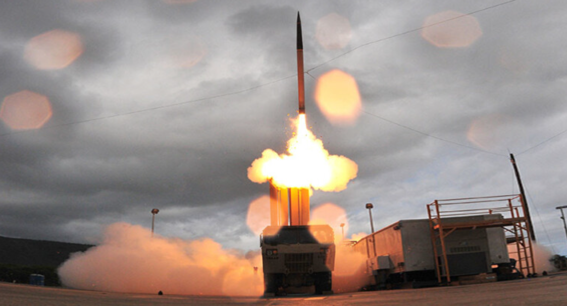 Старт противоракеты THAAD. Как выяснилось, занятие совершенно бесполезное. Фото АР