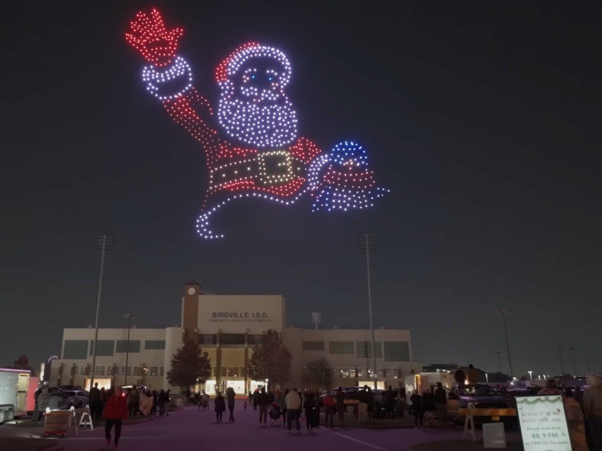    Световое шоу с участием 5000 дронов установило новый рекорд