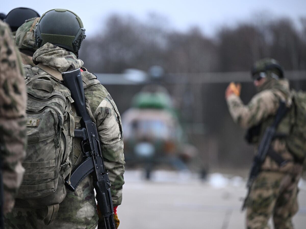    Десантная подготовка военнослужащих и сотрудников Сил специального назначения Росгвардии© РИА Новости / Алексей Майшев