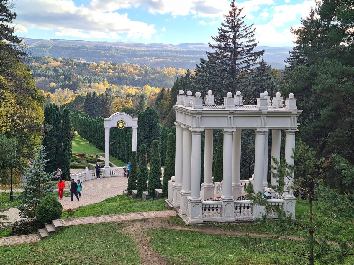 Долина роз в Кисловодске. Фото: Яндекс карты. Автор: Евгений И.
