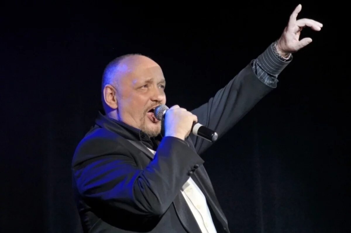    Всего Анатолий Тукиш дал более двух тысяч благотворительных концертов и сегодня снова готов служить городу и стране.