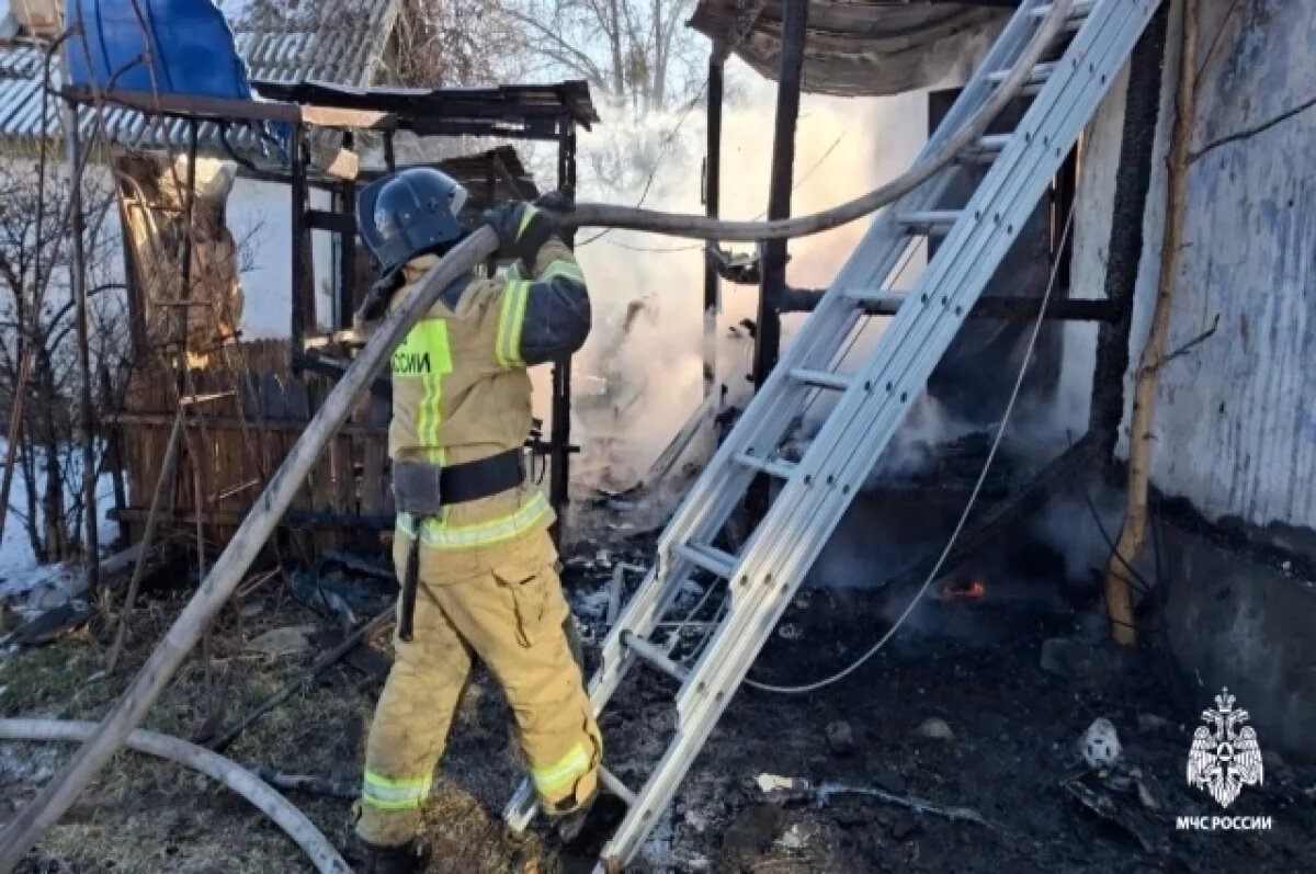    При пожаре в частном доме в Партизанске обрушился потолок