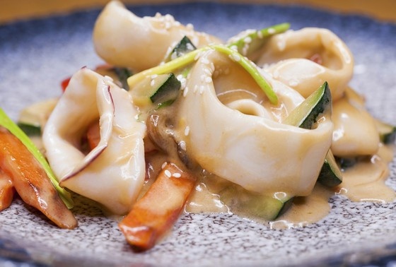    10 интересных рецептов салатов с кальмарами