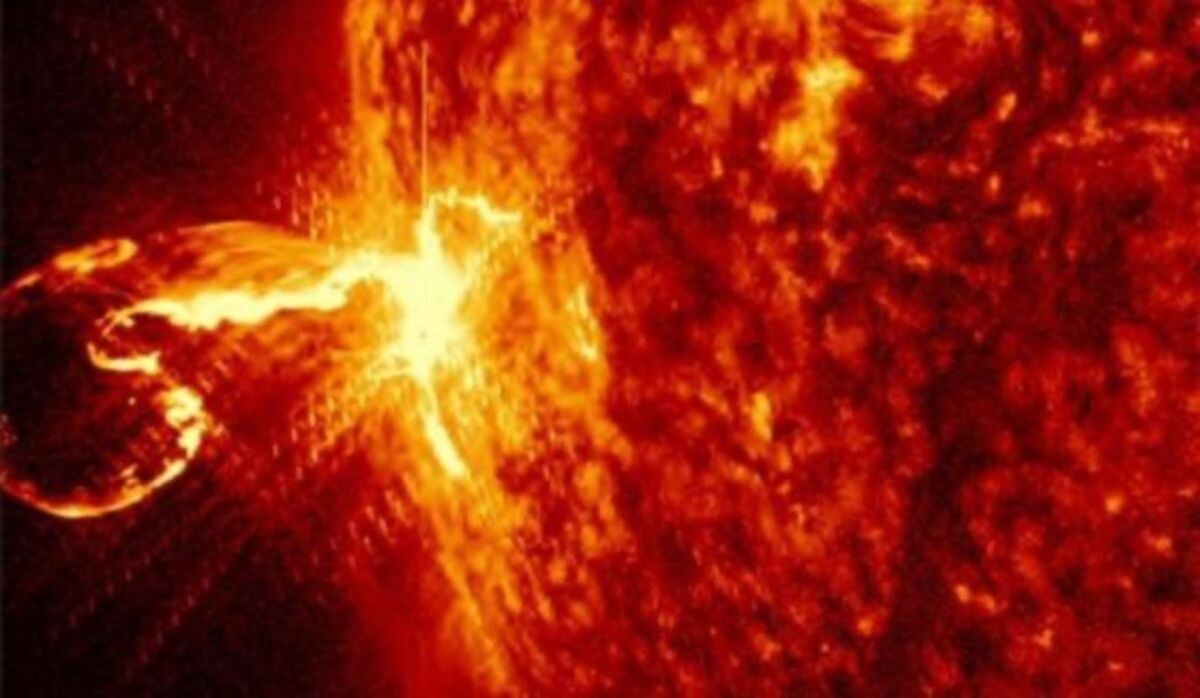     Вспышка на солнце. Источник: Globallookpress.com Автор фото: Yuan Quan