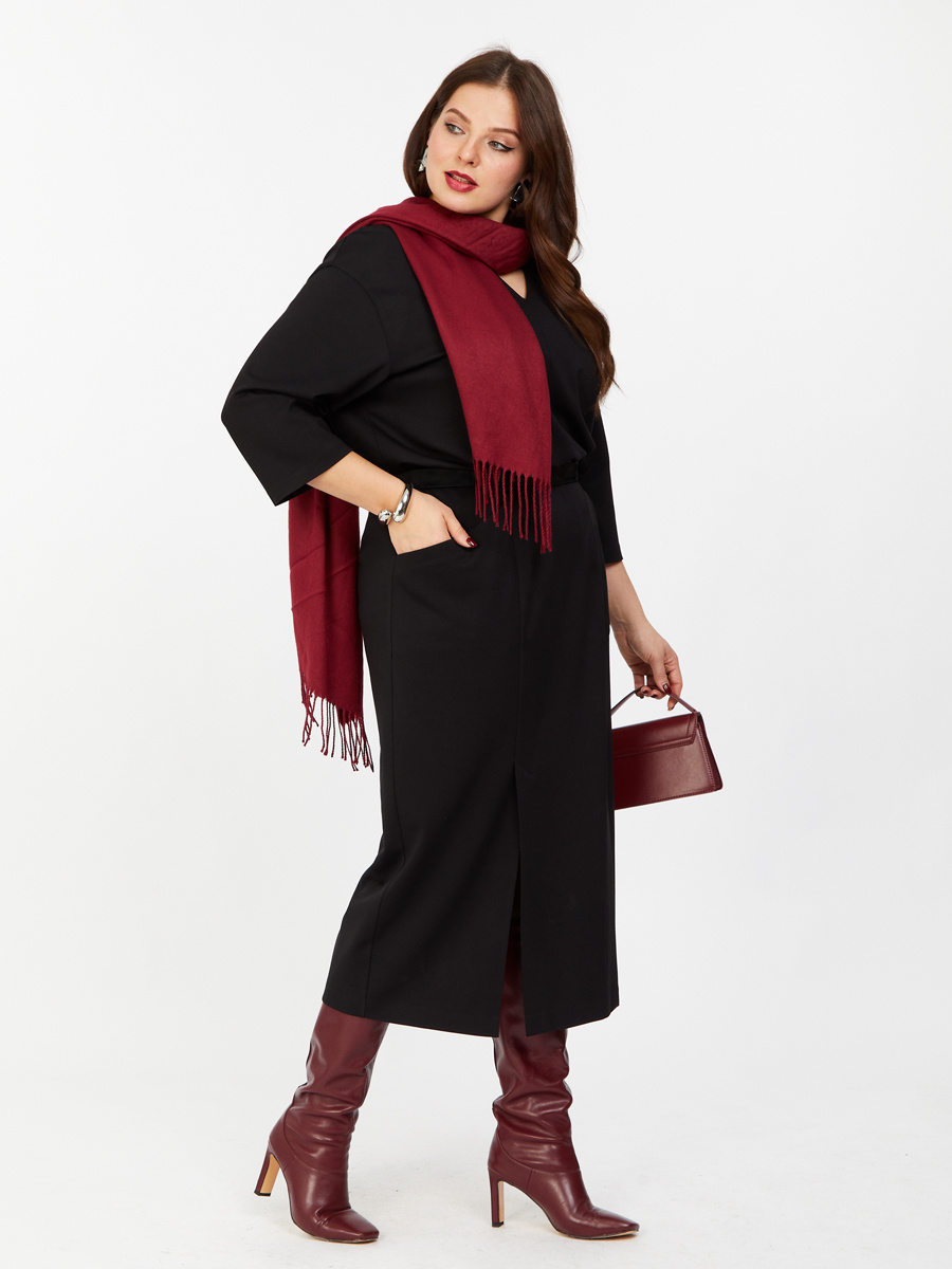 Лаконичное и утонченное платье-костюм