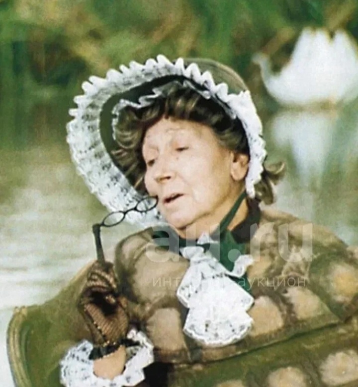 Рина Зеленая в роли черепахи Тортиллы