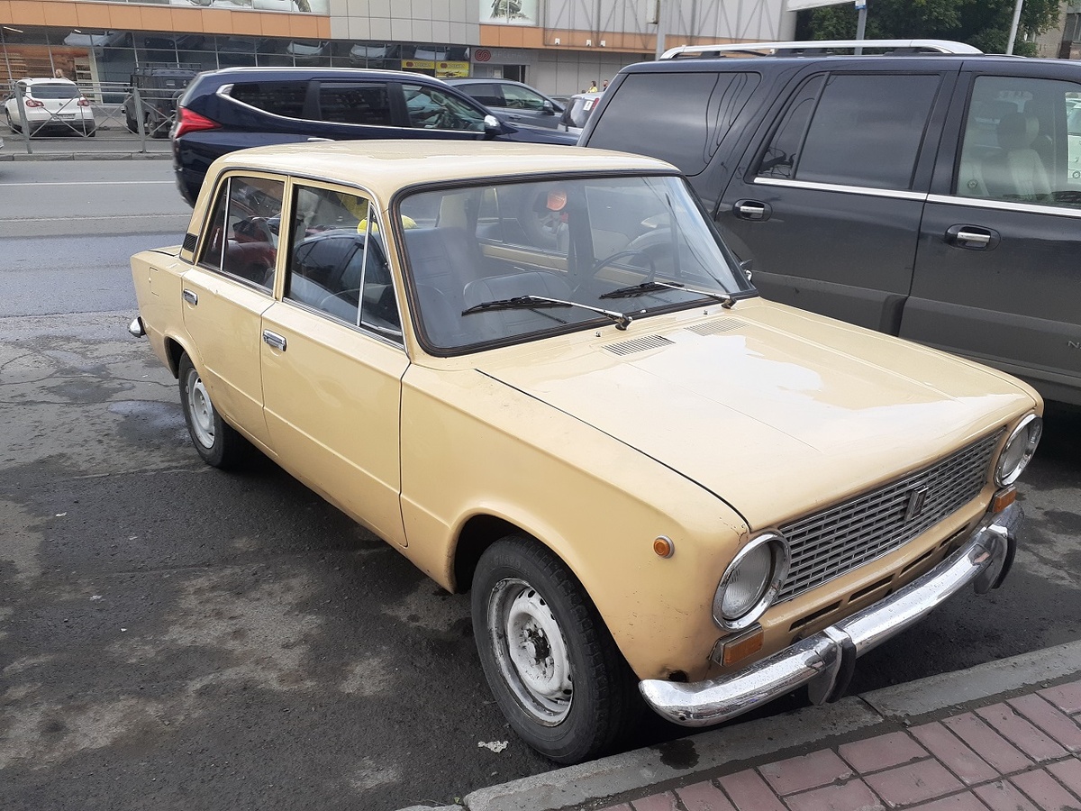 Конкурировать морально устаревшими заднеприводными автомобилями в 70-ые годы прошлого века на западно-европейских рынках становилось все труднее. ВАЗ-2101 сохранился до сегодняшнего дня. Фото канала