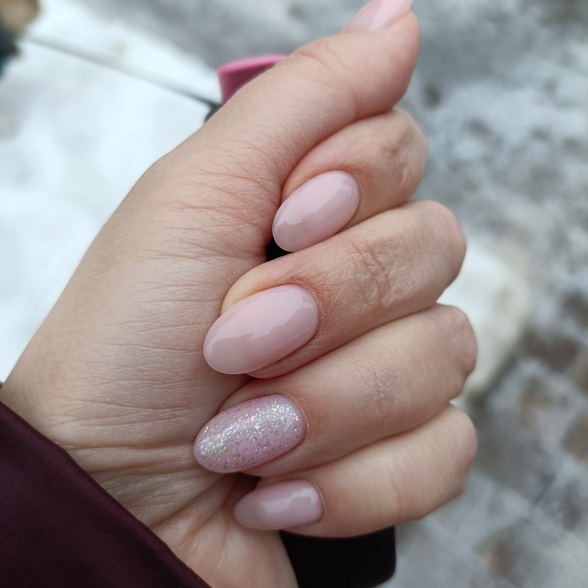 И один новогодний блестящий ноготь😁