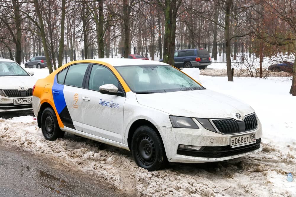 Каршерингу парковаться в центре города в праздники запрещается.
