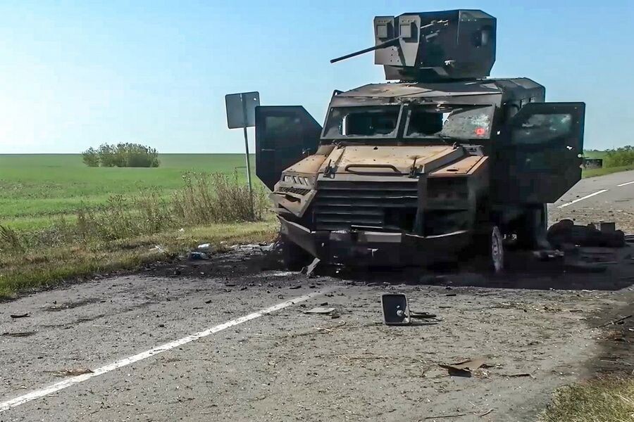    Уничтоженная военная техника ВСУ в приграничном районе Курской области / Источник: © Пресс-служба Минобороны РФ/ТАСС
