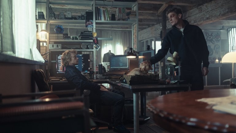    Кадр из сериала «Тихая гавань», реж. Инти Кальфат, Арне Тонен, Дирк Верхей / Submarine, Night Train Media