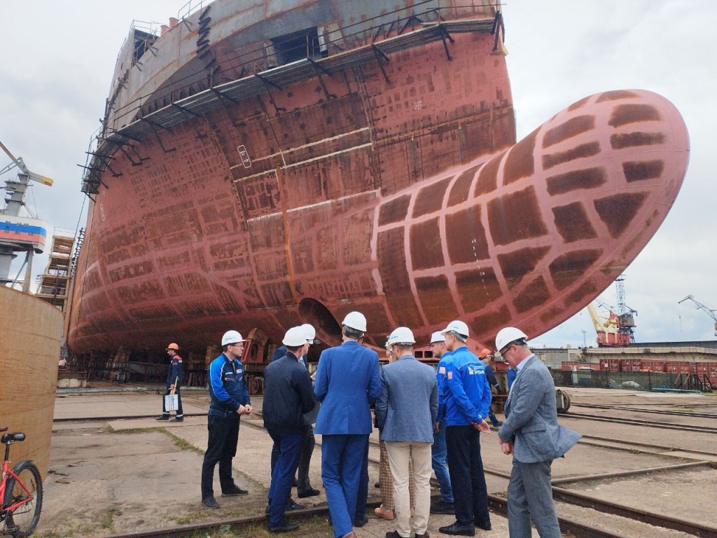На заводе "Янтарь" обсудили вопросы строительства траулера "Виктор Гаврилов" / Фото: ПСЗ "Янтарь"  📷
