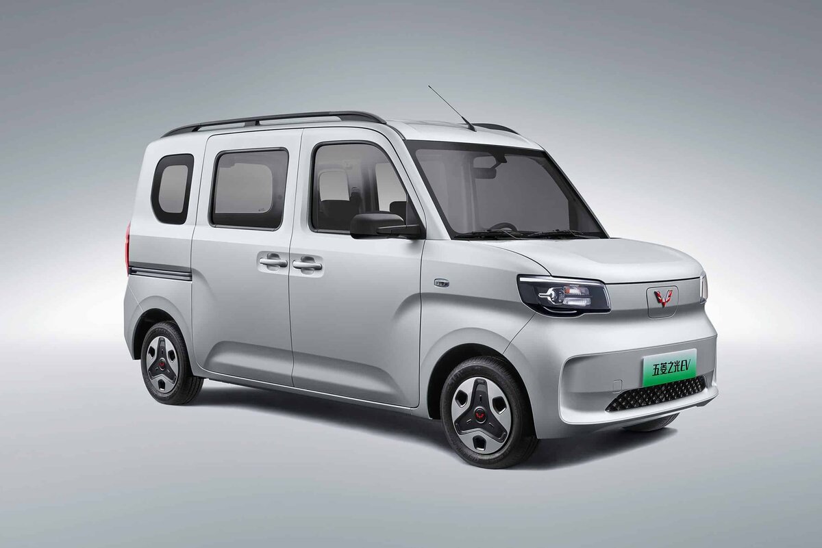 Wuling Zhiguang EV - полностью электрический автомобиль, представляющий собой фургон-комбо.