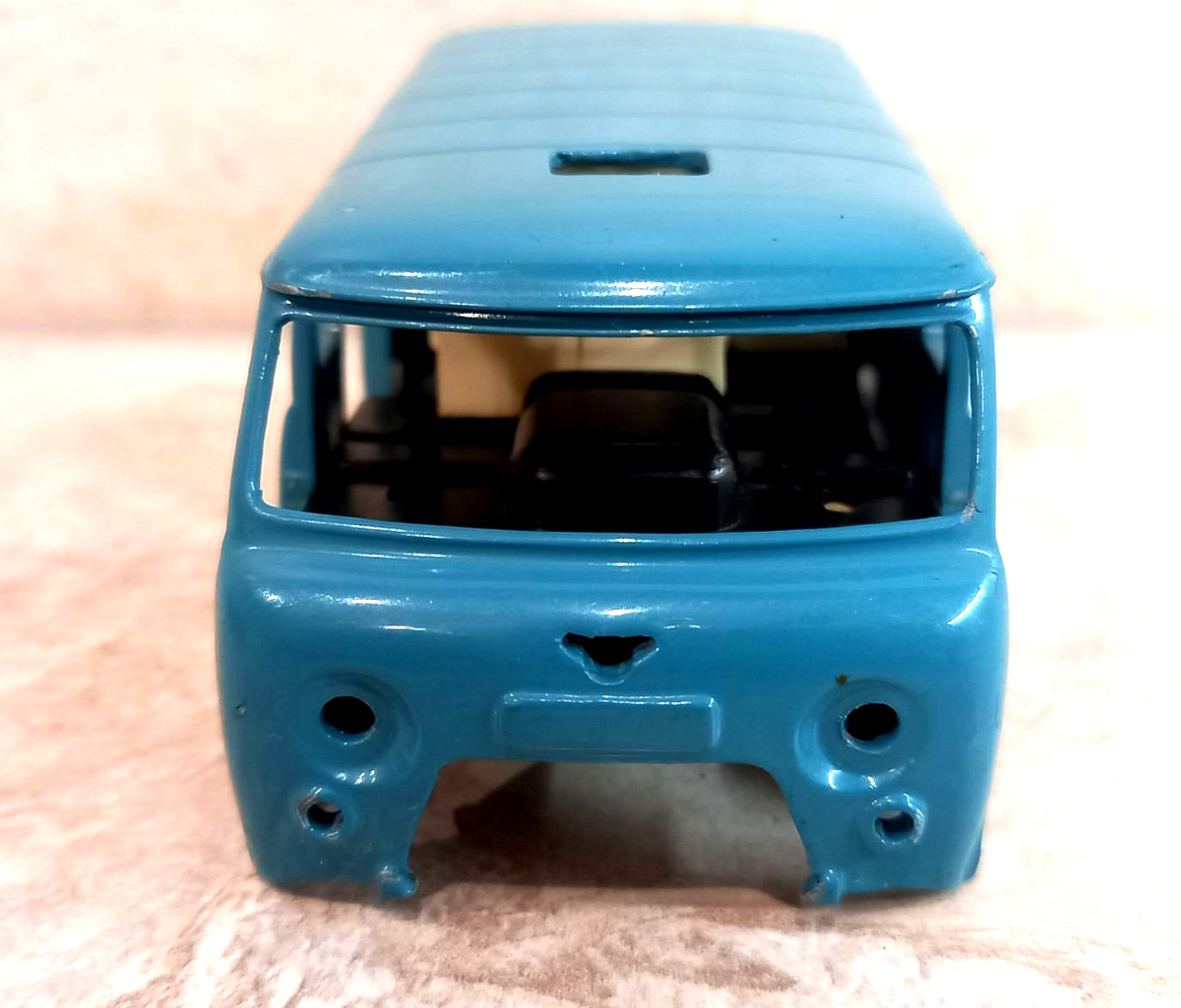 УАЗ-452В. Вид спереди.