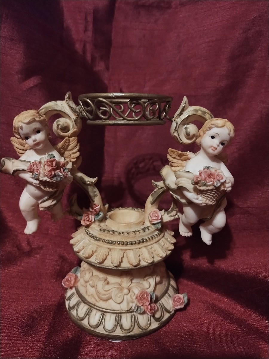 Два ангелочка- ребенка