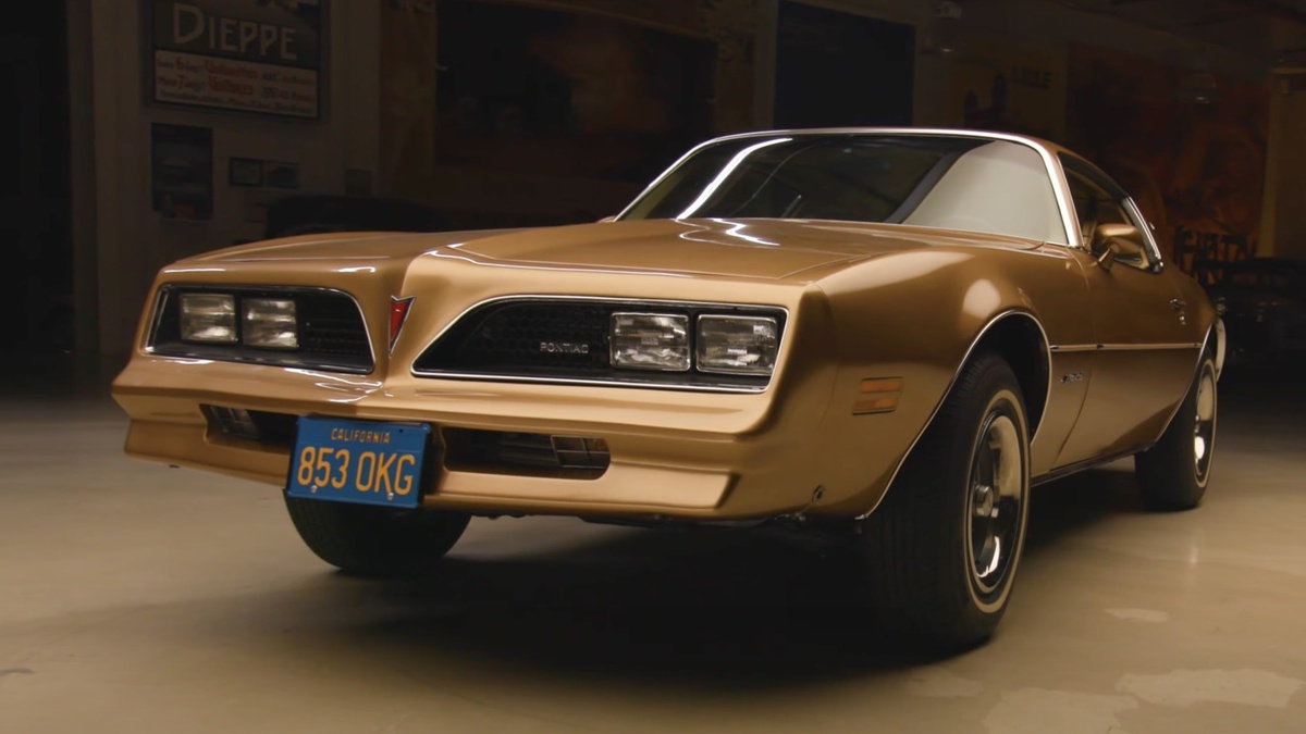 Pontiac Firebird 1977 года