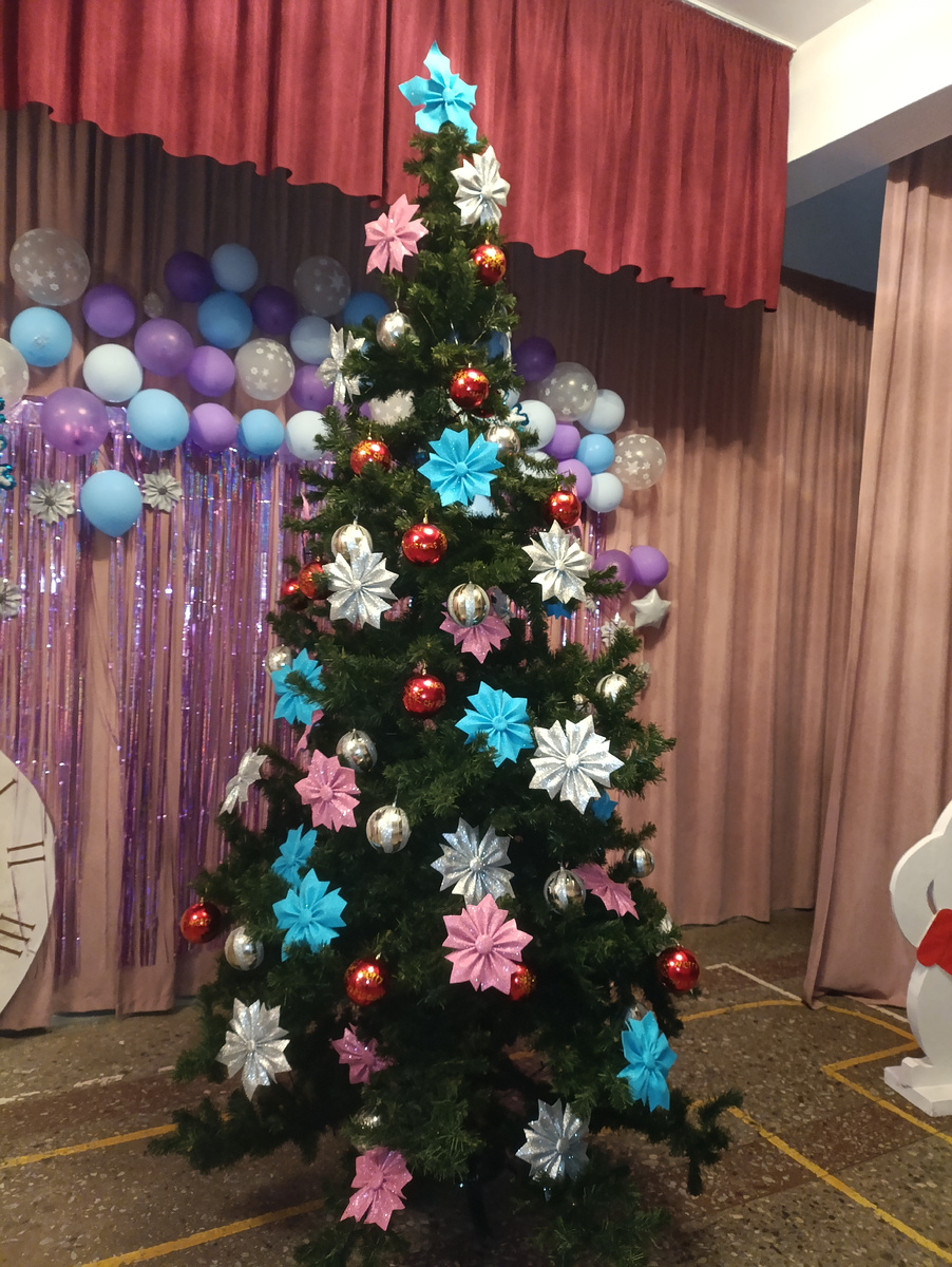 Елка в школе