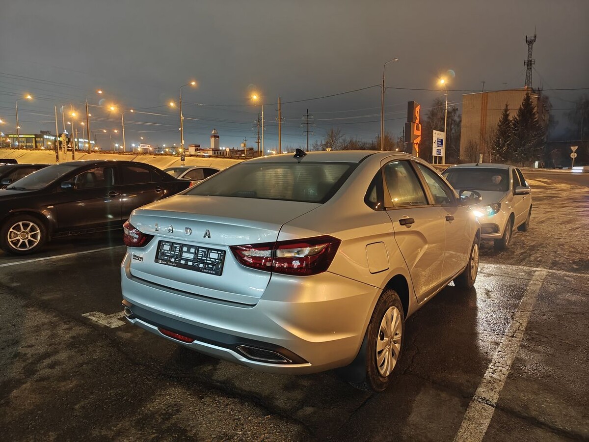 Фото: Lada Vesta 2024