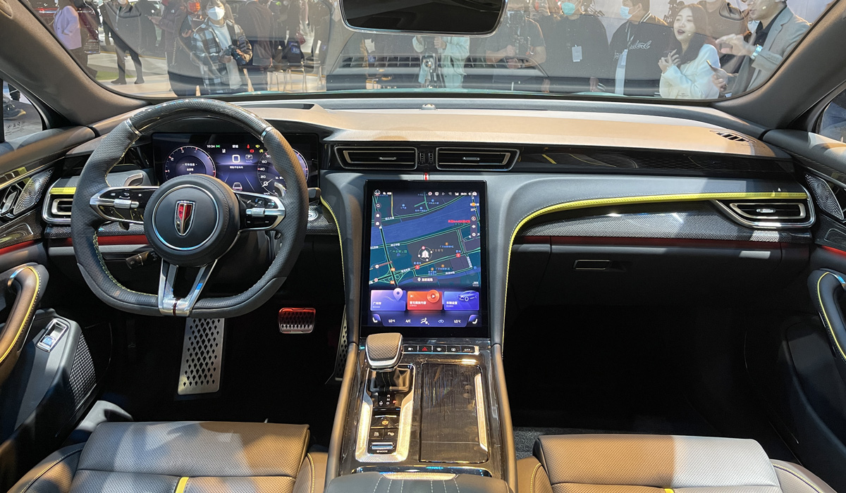 Интерьер Hongqi H6