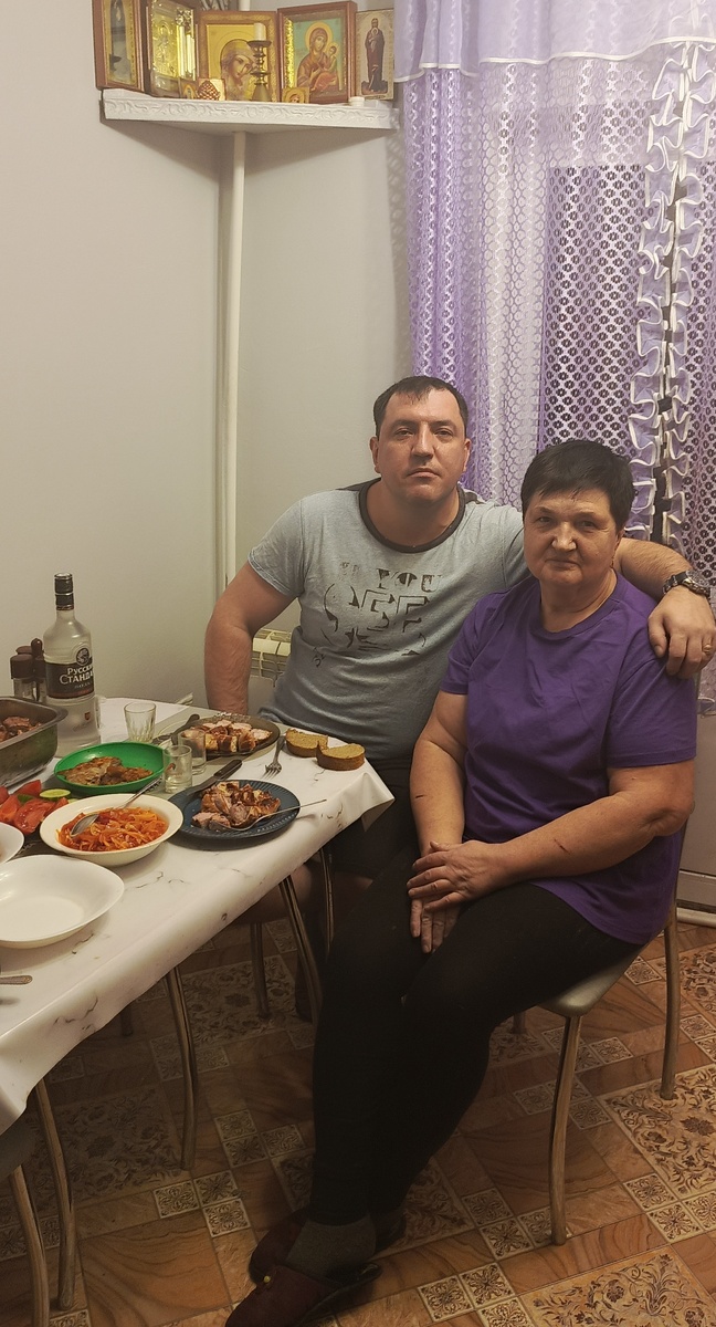 С младшеньким сыном